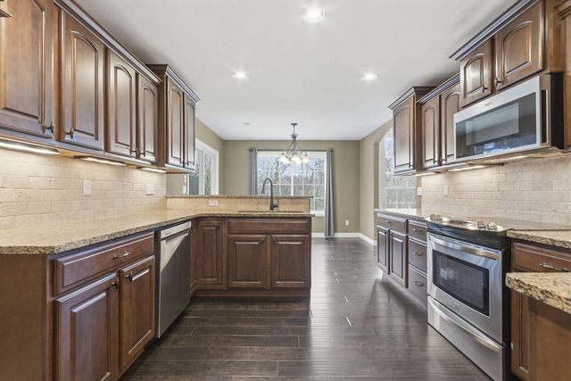 5008 BROOKTHORN CT, Columbia, MO 65203