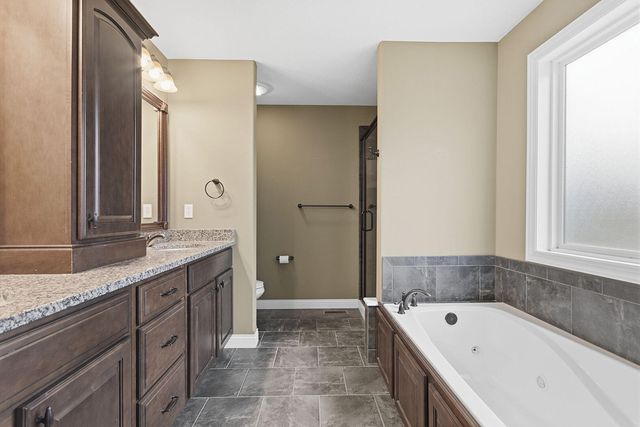 5008 BROOKTHORN CT, Columbia, MO 65203