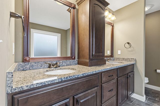 5008 BROOKTHORN CT, Columbia, MO 65203