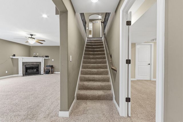 5008 BROOKTHORN CT, Columbia, MO 65203