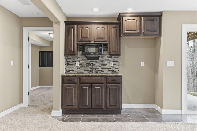 5008 BROOKTHORN CT, Columbia, MO 65203