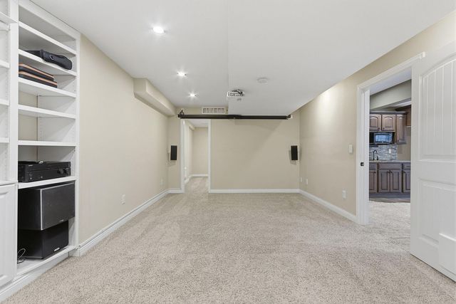 5008 BROOKTHORN CT, Columbia, MO 65203