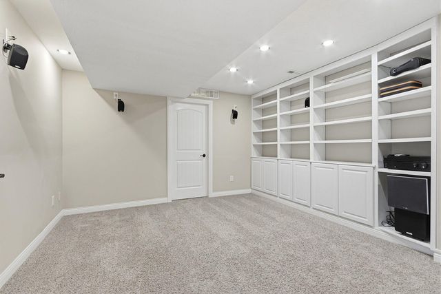 5008 BROOKTHORN CT, Columbia, MO 65203