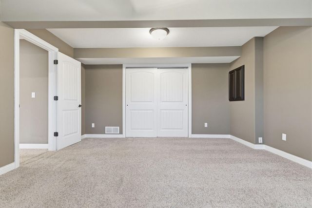 5008 BROOKTHORN CT, Columbia, MO 65203