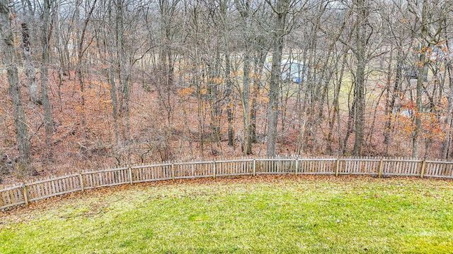 5008 BROOKTHORN CT, Columbia, MO 65203