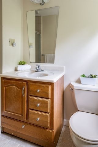 8 Spruce Rd, Medway, MA 02053