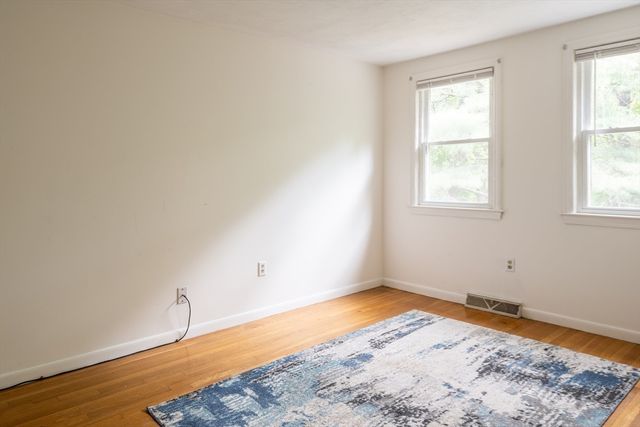 8 Spruce Rd, Medway, MA 02053