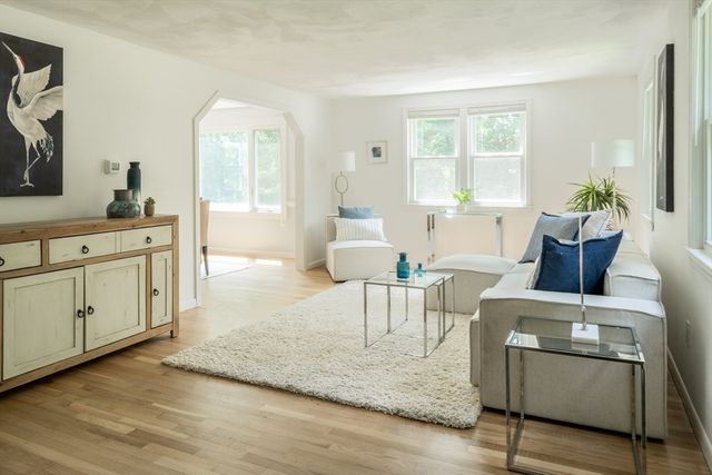 8 Spruce Rd, Medway, MA 02053