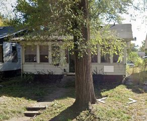 5612 Portland Place, East St Louis, IL 62204