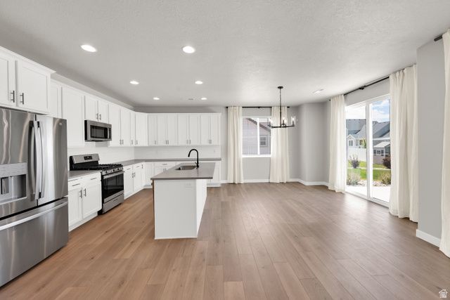 1823 S 2475 W, West Haven, UT 84401