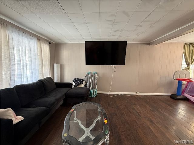 121 Riverside Avenue, Buffalo, NY 14207