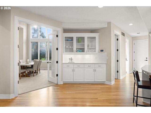 19700 WILDWOOD Dr, West Linn, OR 97068