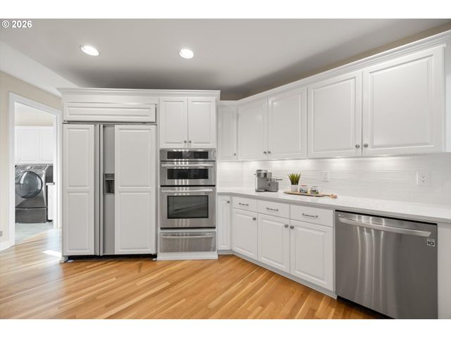 19700 WILDWOOD Dr, West Linn, OR 97068