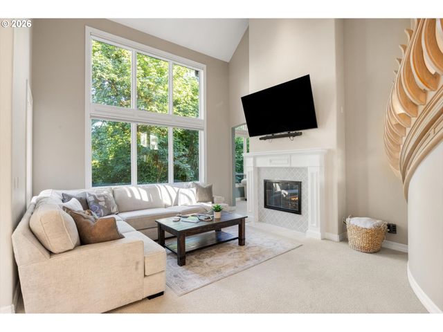 19700 WILDWOOD Dr, West Linn, OR 97068