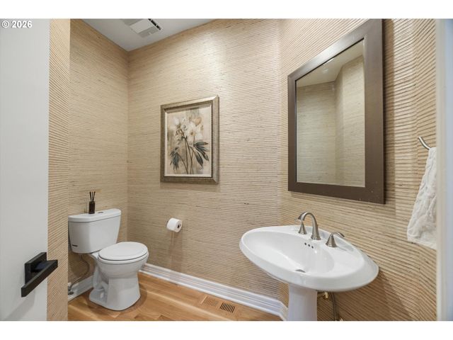19700 WILDWOOD Dr, West Linn, OR 97068