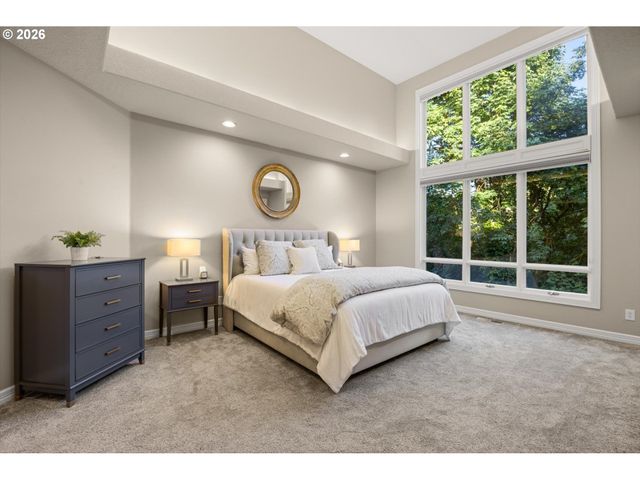 19700 WILDWOOD Dr, West Linn, OR 97068