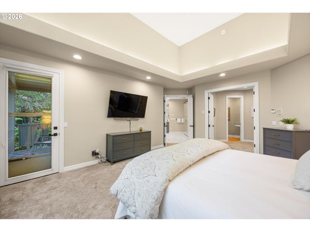 19700 WILDWOOD Dr, West Linn, OR 97068