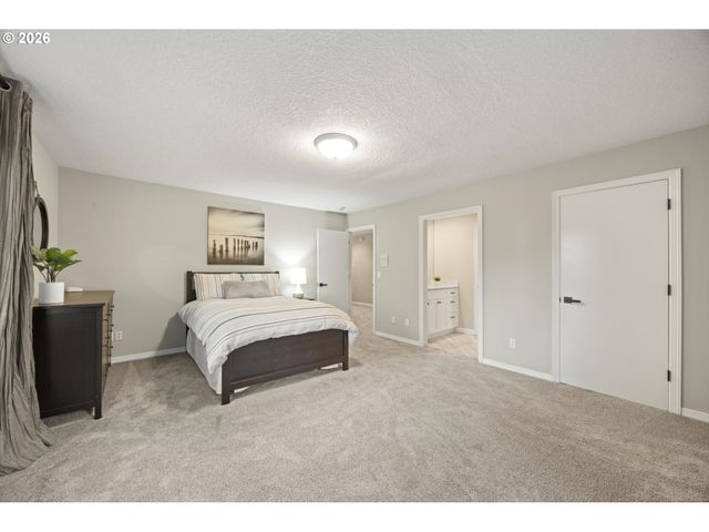 19700 WILDWOOD Dr, West Linn, OR 97068