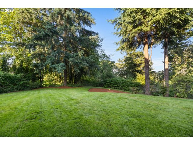 19700 WILDWOOD Dr, West Linn, OR 97068