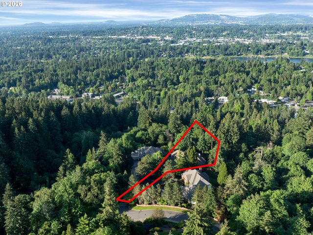 19700 WILDWOOD Dr, West Linn, OR 97068