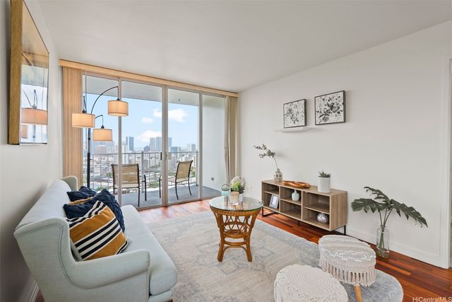 1069 Spencer Street 901, Honolulu, HI 96822
