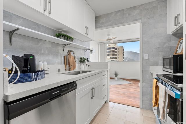 1069 Spencer Street 901, Honolulu, HI 96822