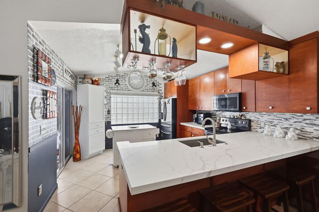 7069 Burgess Drive, Lake Worth, FL 33467