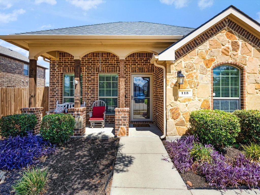 113 Holly Street, Waxahachie, TX 75165 — photo 2