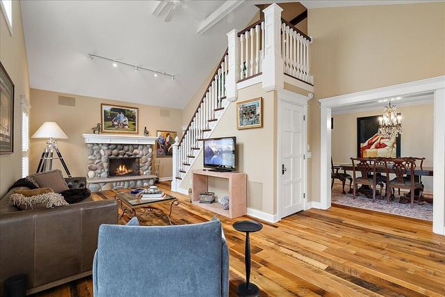 3155 Lake Drive SE, East Grand Rapids, MI 49506