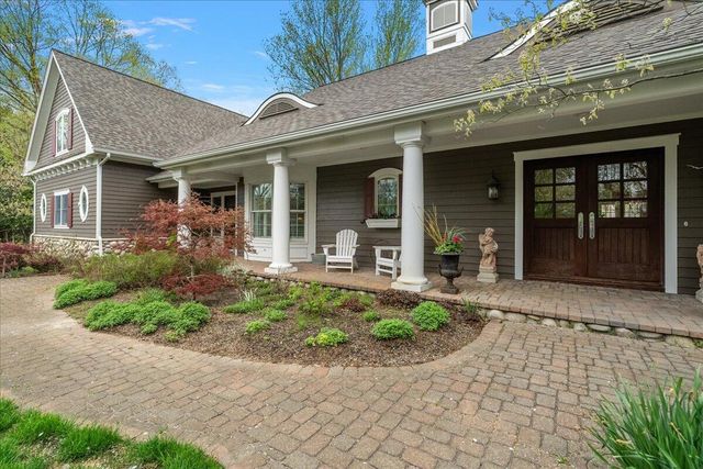 3155 Lake Drive SE, East Grand Rapids, MI 49506