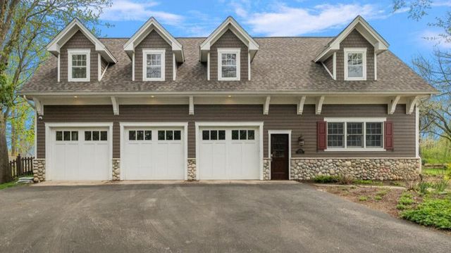3155 Lake Drive SE, East Grand Rapids, MI 49506