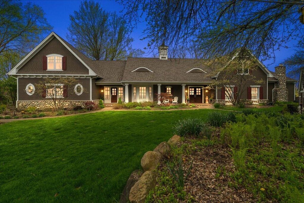 3155 Lake Drive SE, East Grand Rapids, MI 49506