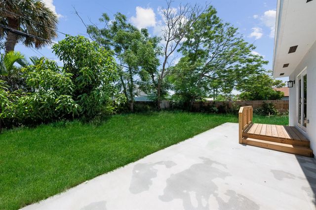 720 Mcintosh Street, West Palm Beach, FL 33405