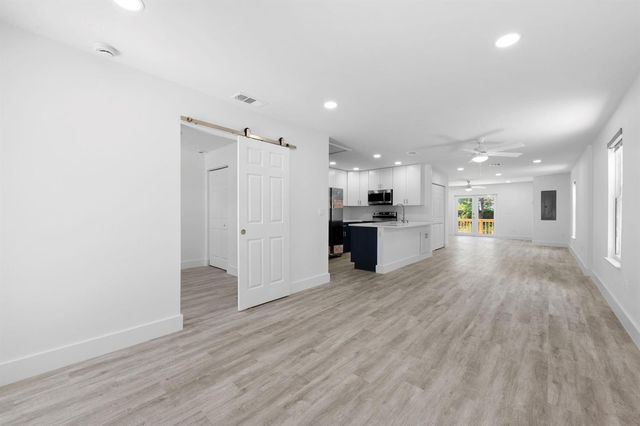720 Mcintosh Street, West Palm Beach, FL 33405