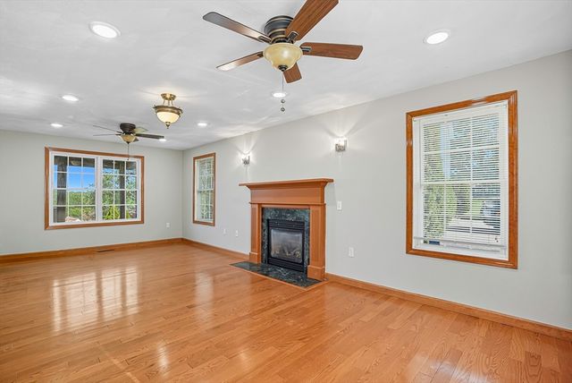 37 Mohave Rd, Worcester, MA 01606