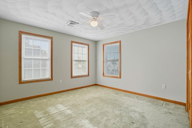 37 Mohave Rd, Worcester, MA 01606