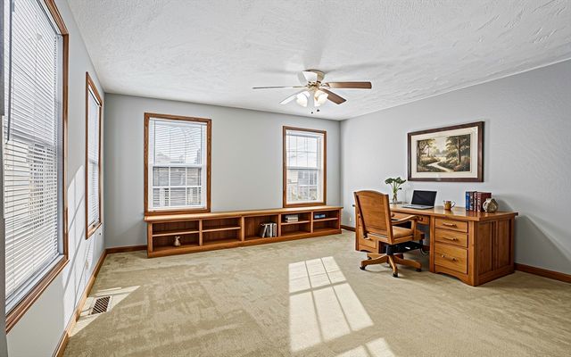 37 Mohave Rd, Worcester, MA 01606