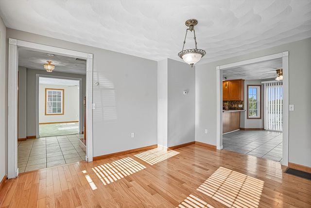 37 Mohave Rd, Worcester, MA 01606