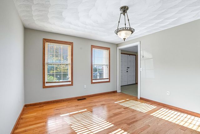 37 Mohave Rd, Worcester, MA 01606