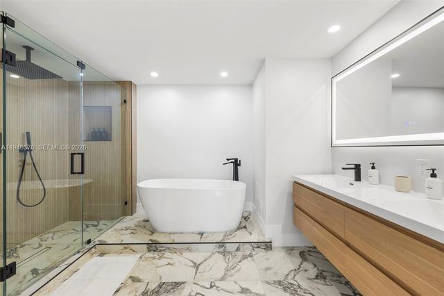 485 Brickell Ave 1804, Miami, FL 33131