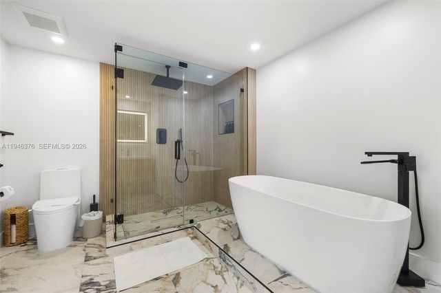 485 Brickell Ave 1804, Miami, FL 33131