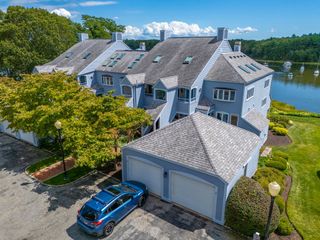 152 Crompton Avenue 12, East Greenwich, RI 02818