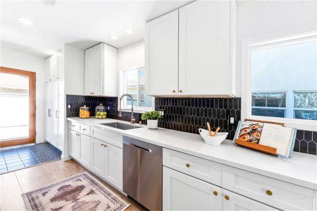 6023 Greenmeadow, Lakewood, CA 90713