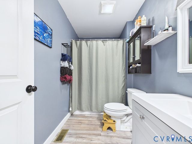 25 Dogwood Ln, Cumberland, VA 23040