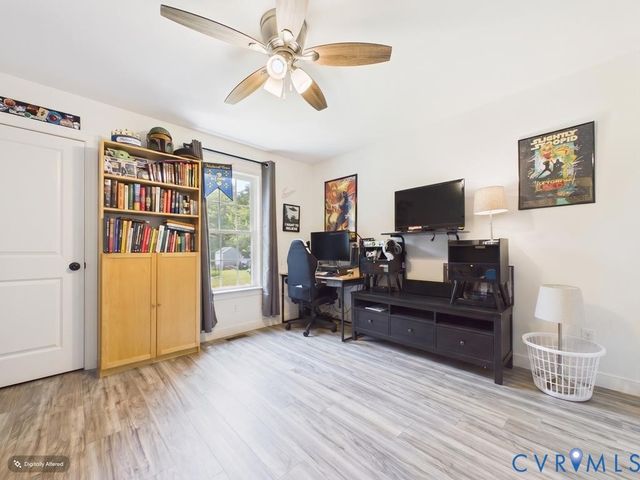 25 Dogwood Ln, Cumberland, VA 23040