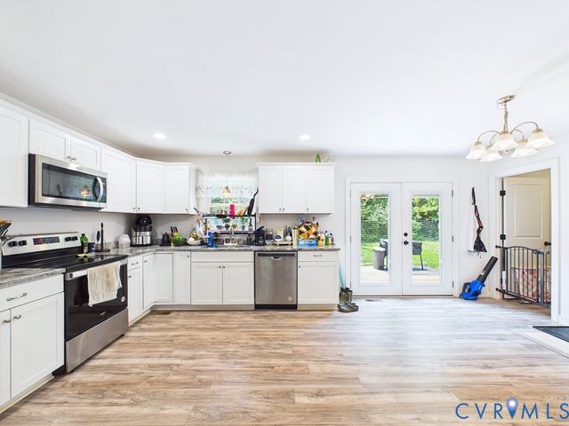 25 Dogwood Ln, Cumberland, VA 23040