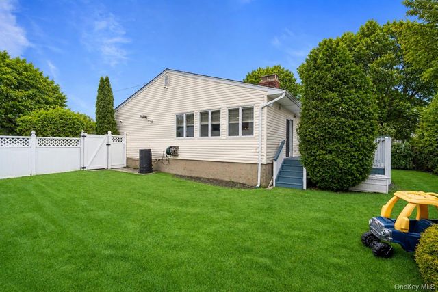 30 Jeanette Drive, Massapequa, NY 11758