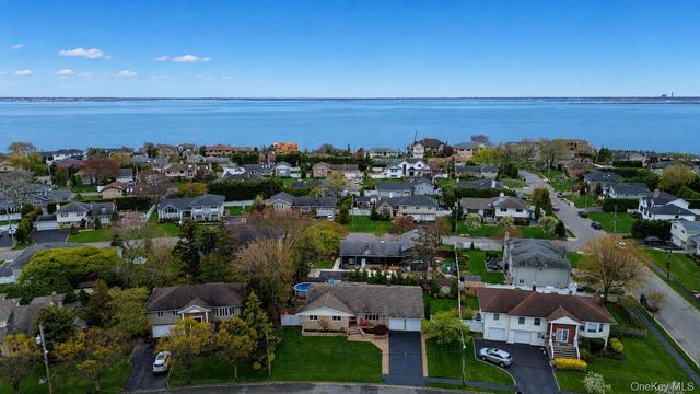 30 Jeanette Drive, Massapequa, NY 11758