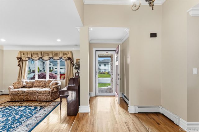 30 Jeanette Drive, Massapequa, NY 11758