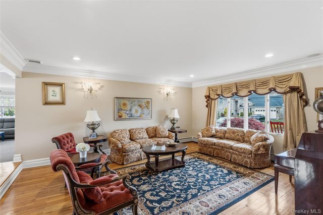 30 Jeanette Drive, Massapequa, NY 11758